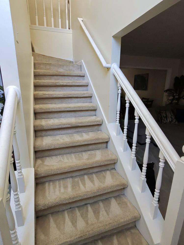 clean-stairs